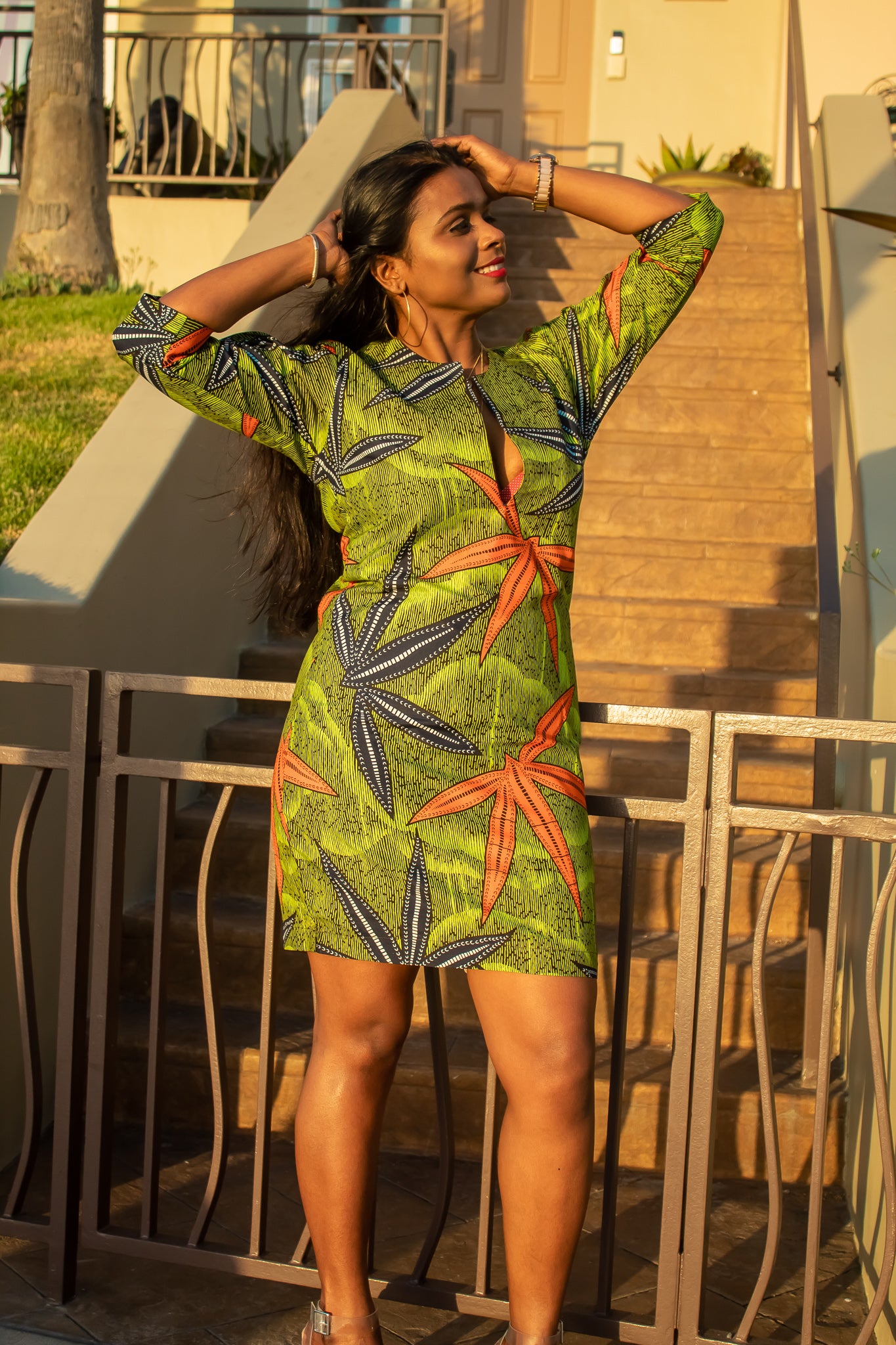 "Ahihia" is the Nigerian Igbo word for "grass."  Three-quarter sleeve shift dress with a front neck slit.  Handmade and 100% cotton.